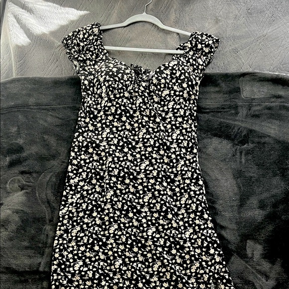 No Boundaries Black and White Floral Midi Dress - Picture 1 of 1